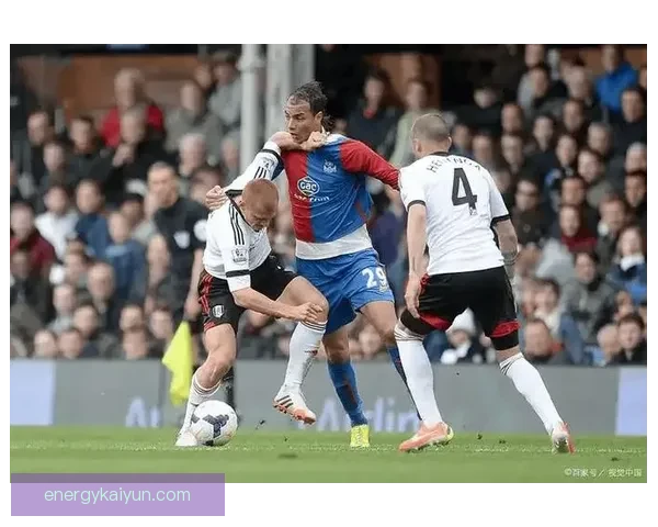 富勒姆中场组织表现稳健，持续助力球队攻防转换。